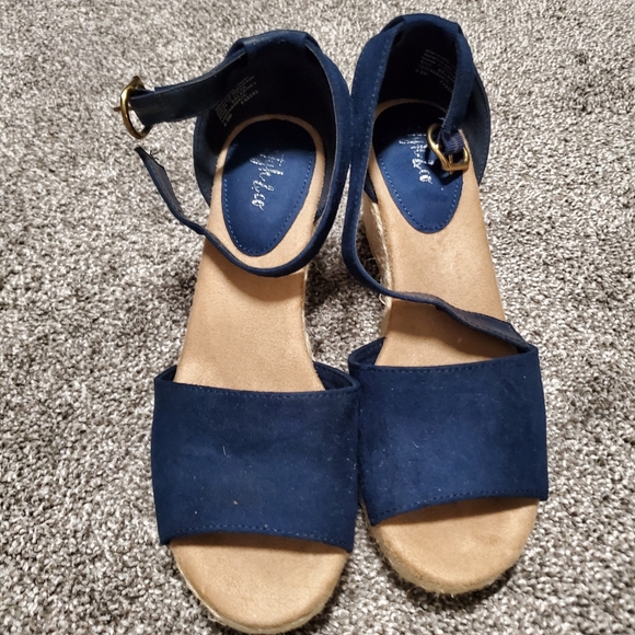 Women's Espadrille Sandals - Picture 1 of 5